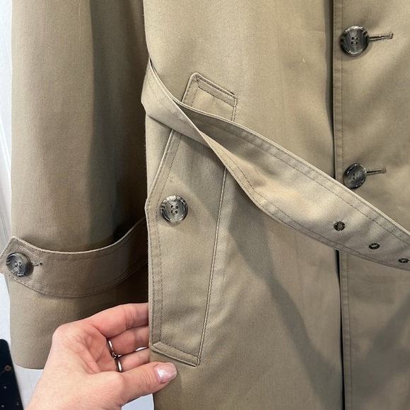 Christian Dior men’s size 40L trench coat. Great used condition. Luxury for deal - Picture 10 of 13